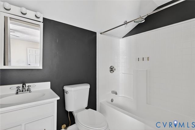 5631 Swan Dr, North Chesterfield, VA 23234