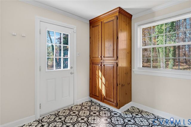 5631 Swan Dr, North Chesterfield, VA 23234