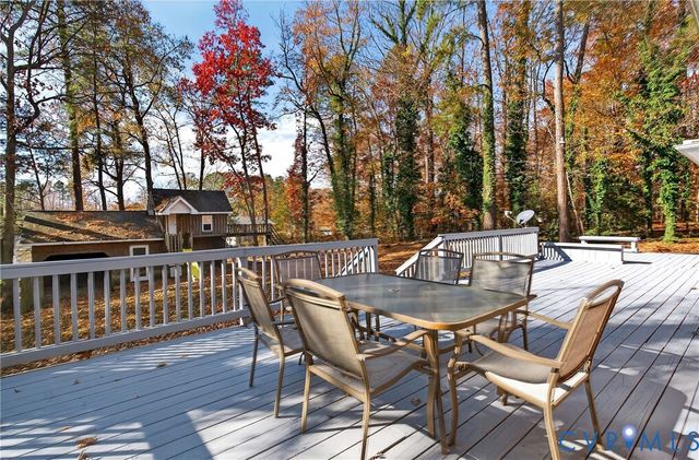 5631 Swan Dr, North Chesterfield, VA 23234