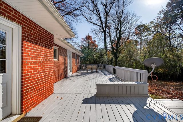 5631 Swan Dr, North Chesterfield, VA 23234