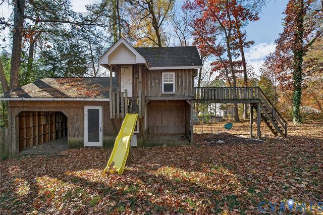 5631 Swan Dr, North Chesterfield, VA 23234