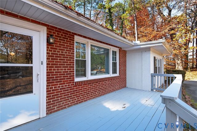 5631 Swan Dr, North Chesterfield, VA 23234