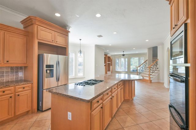 8114 Hideaway Lake Circle, Spring, TX 77389