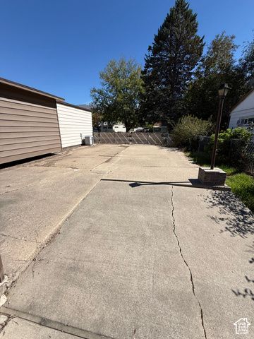 220 GLEN PL, Layton, UT 84041