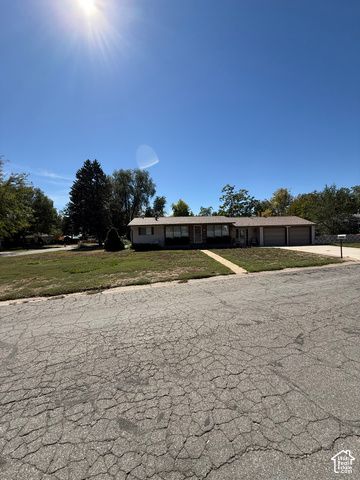 220 GLEN PL, Layton, UT 84041