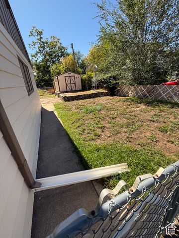 220 GLEN PL, Layton, UT 84041