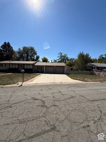 220 GLEN PL, Layton, UT 84041