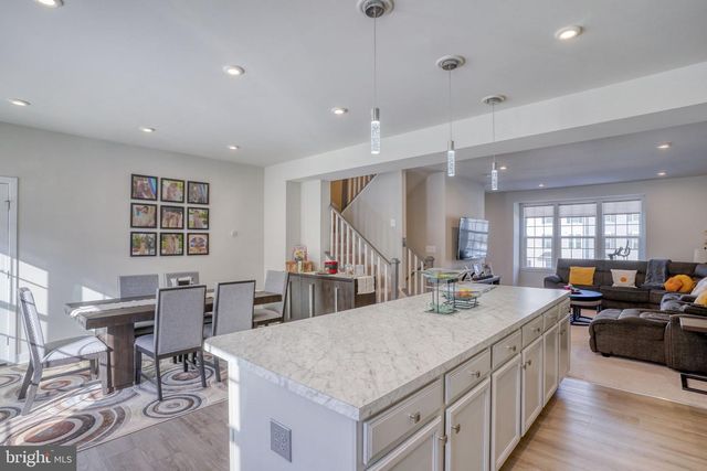 2121 RIVERS DR, Newark, DE 19702