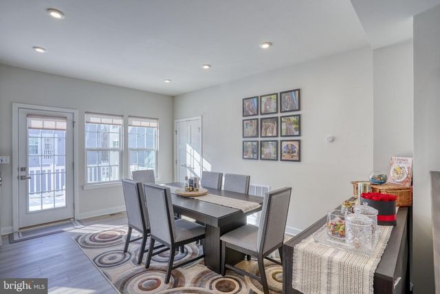 2121 RIVERS DR, Newark, DE 19702