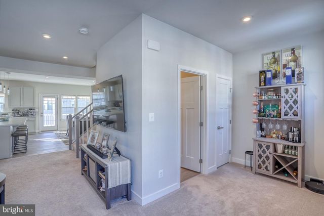 2121 RIVERS DR, Newark, DE 19702