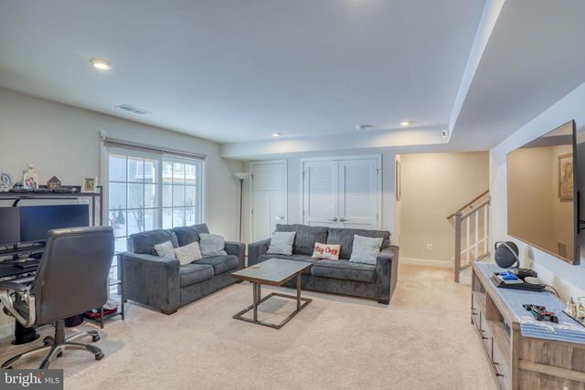 2121 RIVERS DR, Newark, DE 19702