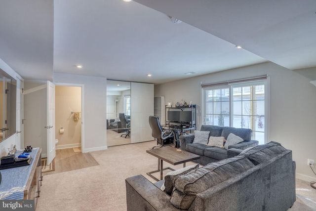 2121 RIVERS DR, Newark, DE 19702