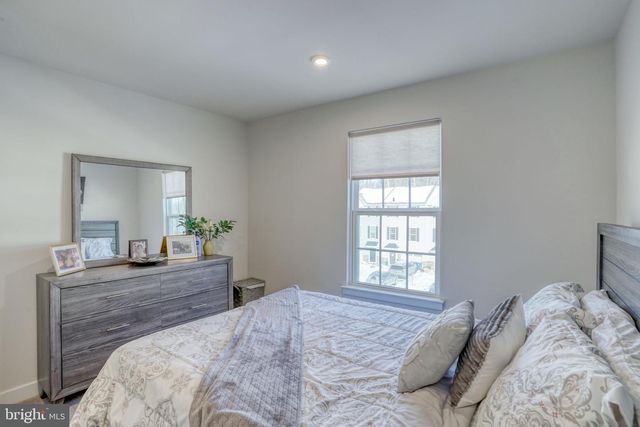 2121 RIVERS DR, Newark, DE 19702