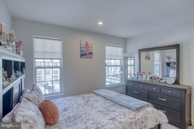 2121 RIVERS DR, Newark, DE 19702