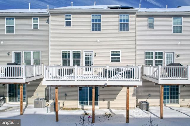 2121 RIVERS DR, Newark, DE 19702