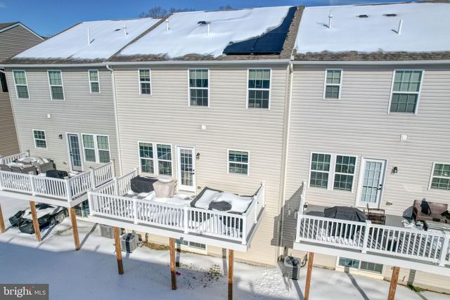 2121 RIVERS DR, Newark, DE 19702