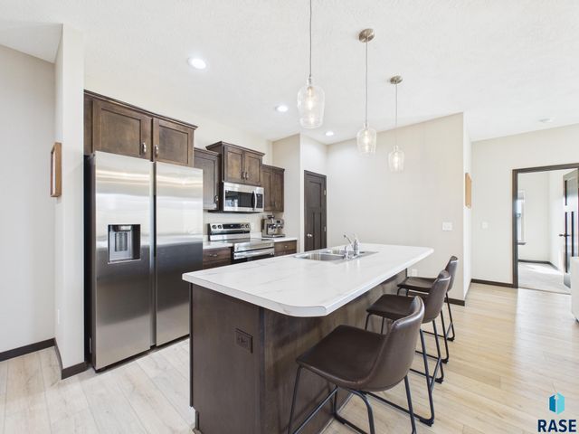 9409 W Dolores Dr Drive, Sioux Falls, SD 57106