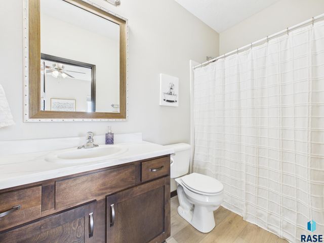 9409 W Dolores Dr Drive, Sioux Falls, SD 57106