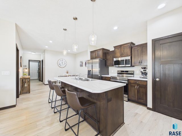 9409 W Dolores Dr Drive, Sioux Falls, SD 57106