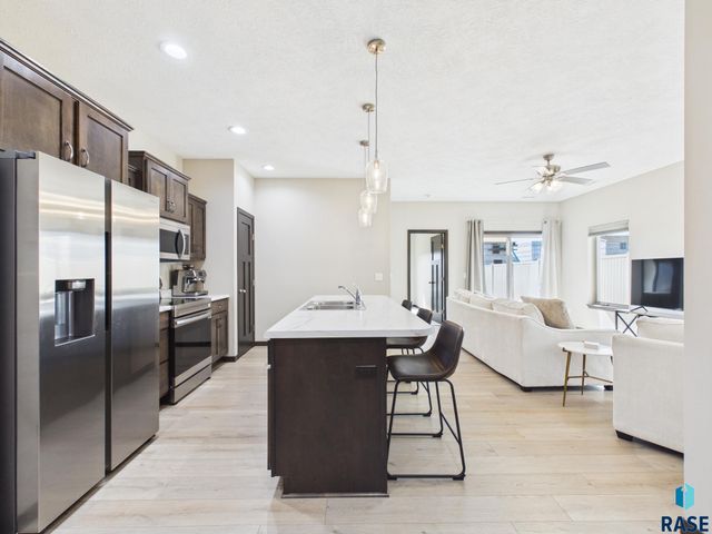 9409 W Dolores Dr Drive, Sioux Falls, SD 57106