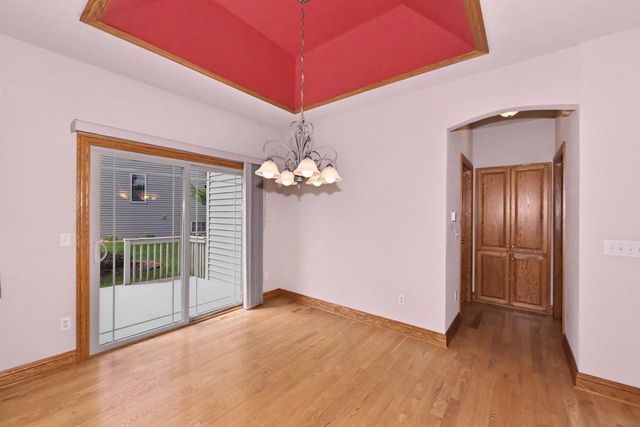 124 Meehan CIRCLE, West Bend, WI 53095