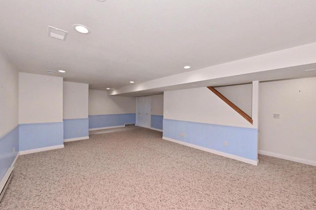 124 Meehan CIRCLE, West Bend, WI 53095
