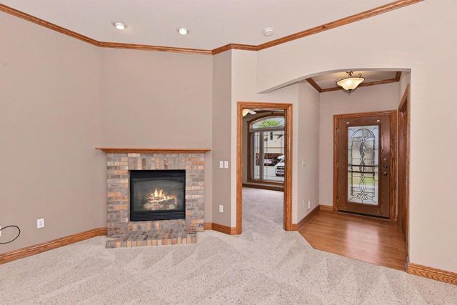 124 Meehan CIRCLE, West Bend, WI 53095