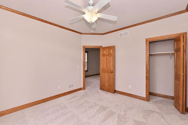124 Meehan CIRCLE, West Bend, WI 53095