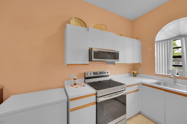 5379 Verona Drive H, Boynton Beach, FL 33437