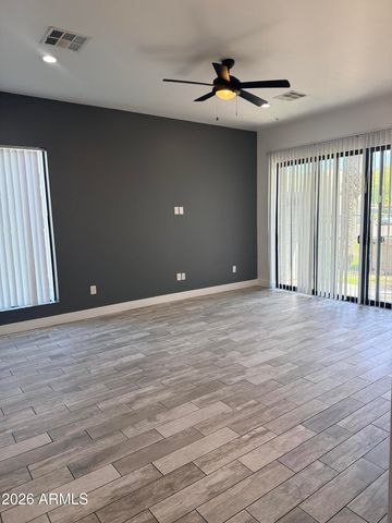 3900 N 30th Street 1, Phoenix, AZ 85016