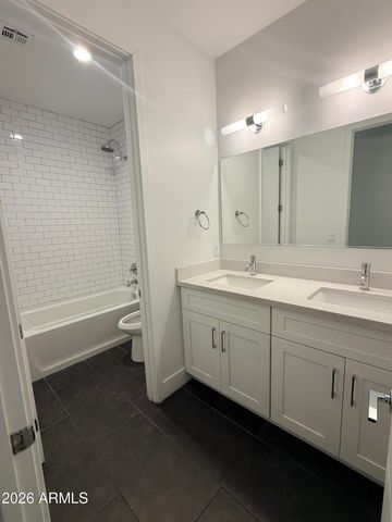 3900 N 30th Street 1, Phoenix, AZ 85016
