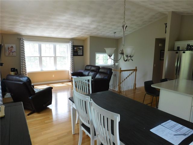 476 Ledge Road, Coventry, RI 02816