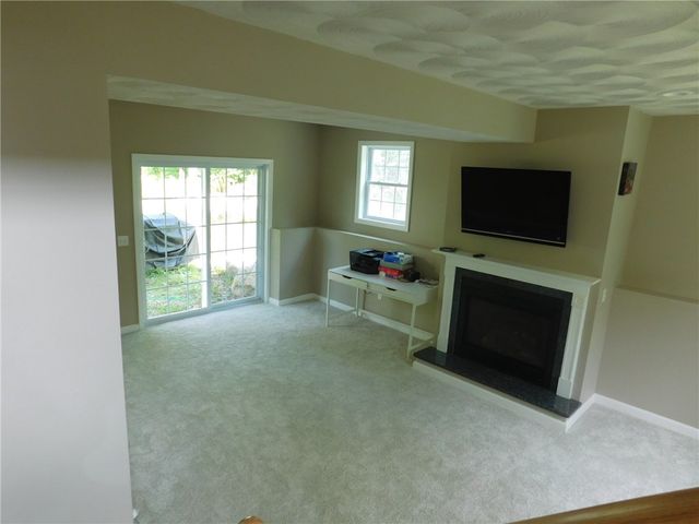 476 Ledge Road, Coventry, RI 02816