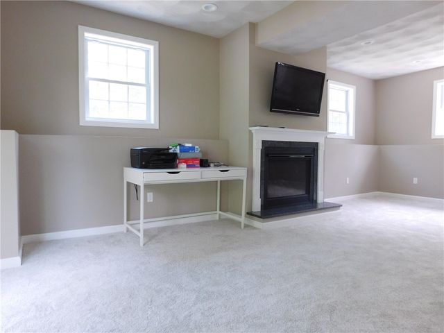476 Ledge Road, Coventry, RI 02816