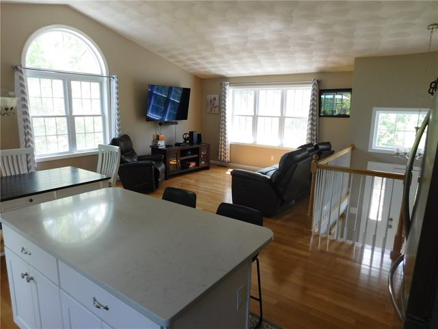 476 Ledge Road, Coventry, RI 02816