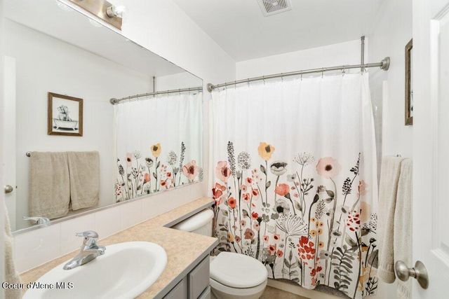 5824 N LA ROCHELLE DR, Coeur D'alene, ID 83815