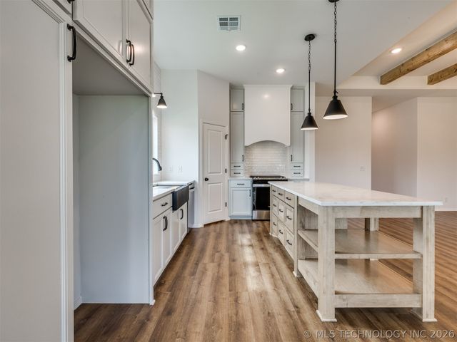 13512 N 60th East Place, Collinsville, OK 74021