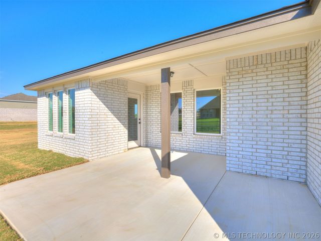 13512 N 60th East Place, Collinsville, OK 74021