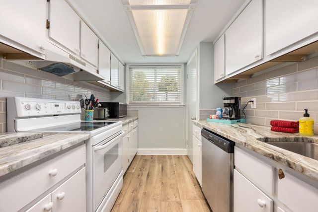 940 Highway 98 31, Destin, FL 32541