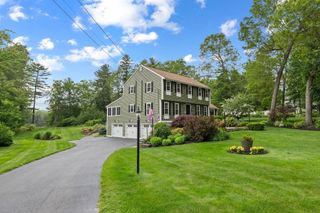 12 Independence Drive, Pelham, NH 03076