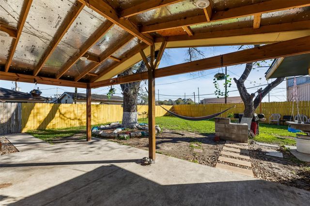 819 Hackberry Street, Stafford, TX 77477