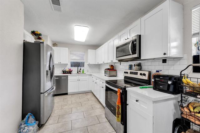 819 Hackberry Street, Stafford, TX 77477