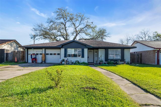 819 Hackberry Street, Stafford, TX 77477