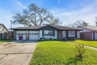 819 Hackberry Street, Stafford, TX 77477