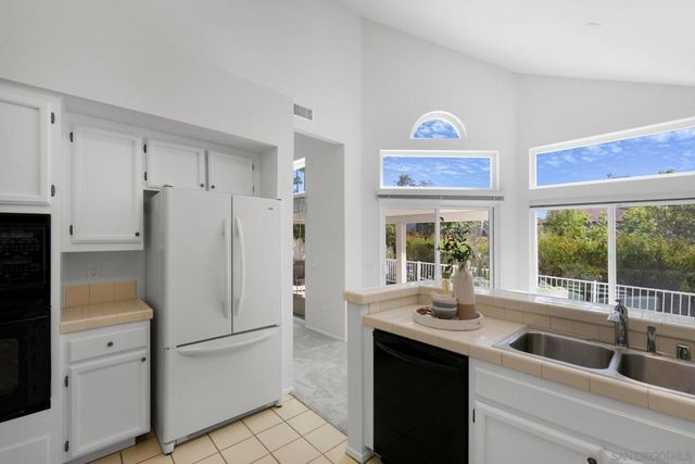 15511 Walton Heath Row, San Diego, CA 92128