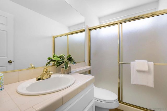 15511 Walton Heath Row, San Diego, CA 92128