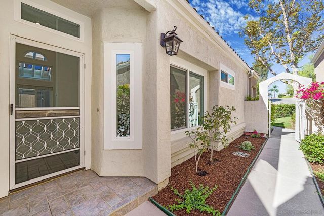 15511 Walton Heath Row, San Diego, CA 92128
