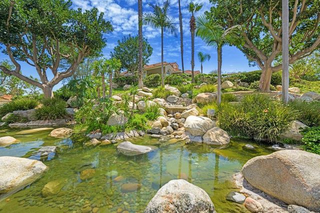 15511 Walton Heath Row, San Diego, CA 92128