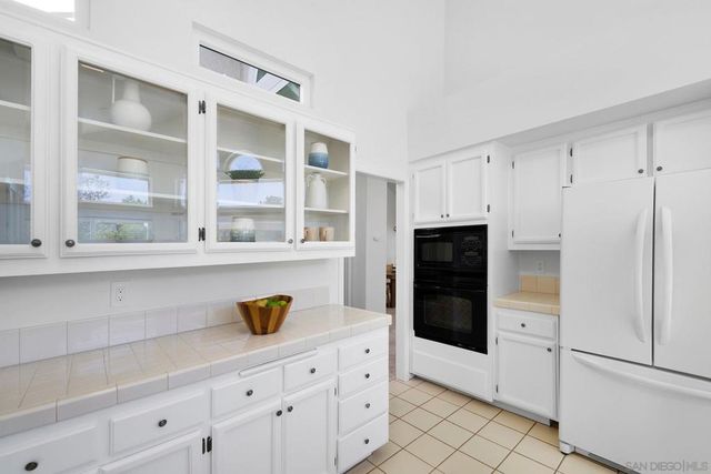 15511 Walton Heath Row, San Diego, CA 92128