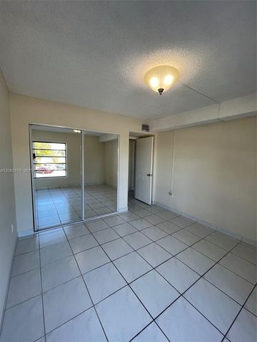 1350 SW 122nd Avenue 212, Miami, FL 33184